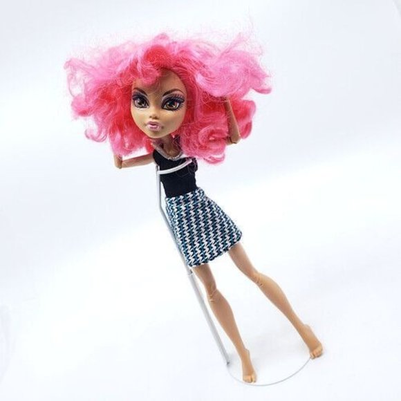 Monster High Doll Howleen Wolf 11 in Mattel Fashion Doll 2011 - Picture 6 of 8